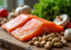 Sélection d'aliments riches en nutriments sur une table en bois