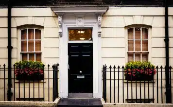 Comment bénéficier d’un blindage de porte sécurisé sur l’avenue de la porte de vitry black steel barricade